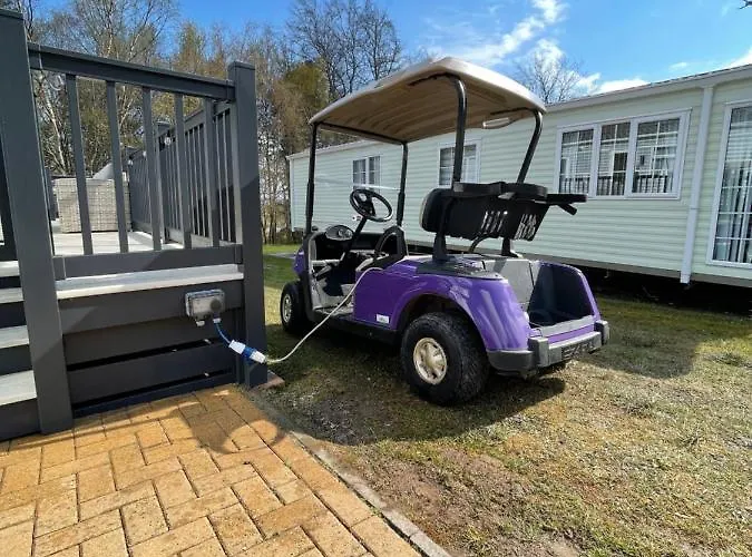 Tigers Wood - 2 Bed Hot Tub Lodge With Free Golf, No Buggy