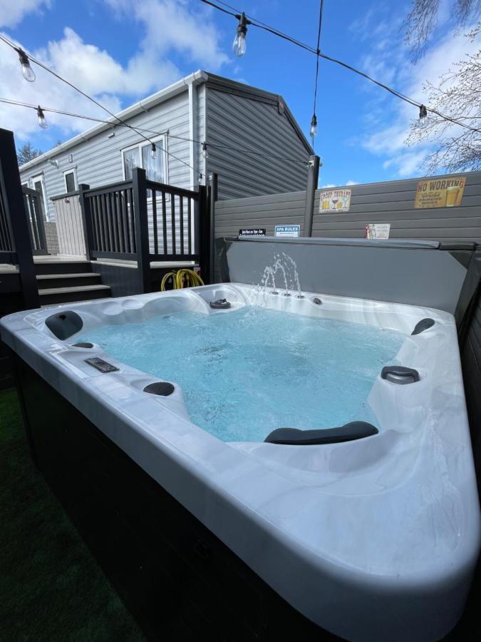 Tigers Wood - 2 Bed Hot Tub With Free Golf, No Buggy Villa