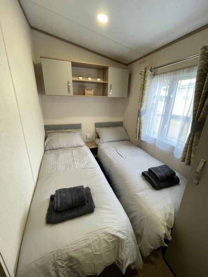 Tigers Wood - 2 Bed Hot Tub With Free Golf, No Buggy Villa *